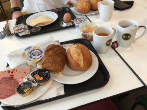 Frühstück im B&B Hotel in Freibug - Justmarius Reisefotograf und Reiseblog
